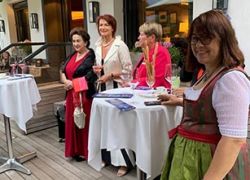 Soroptimist 100 J 020