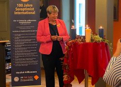 Soroptimist 100 J 031