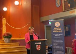 Soroptimist 100 J 032